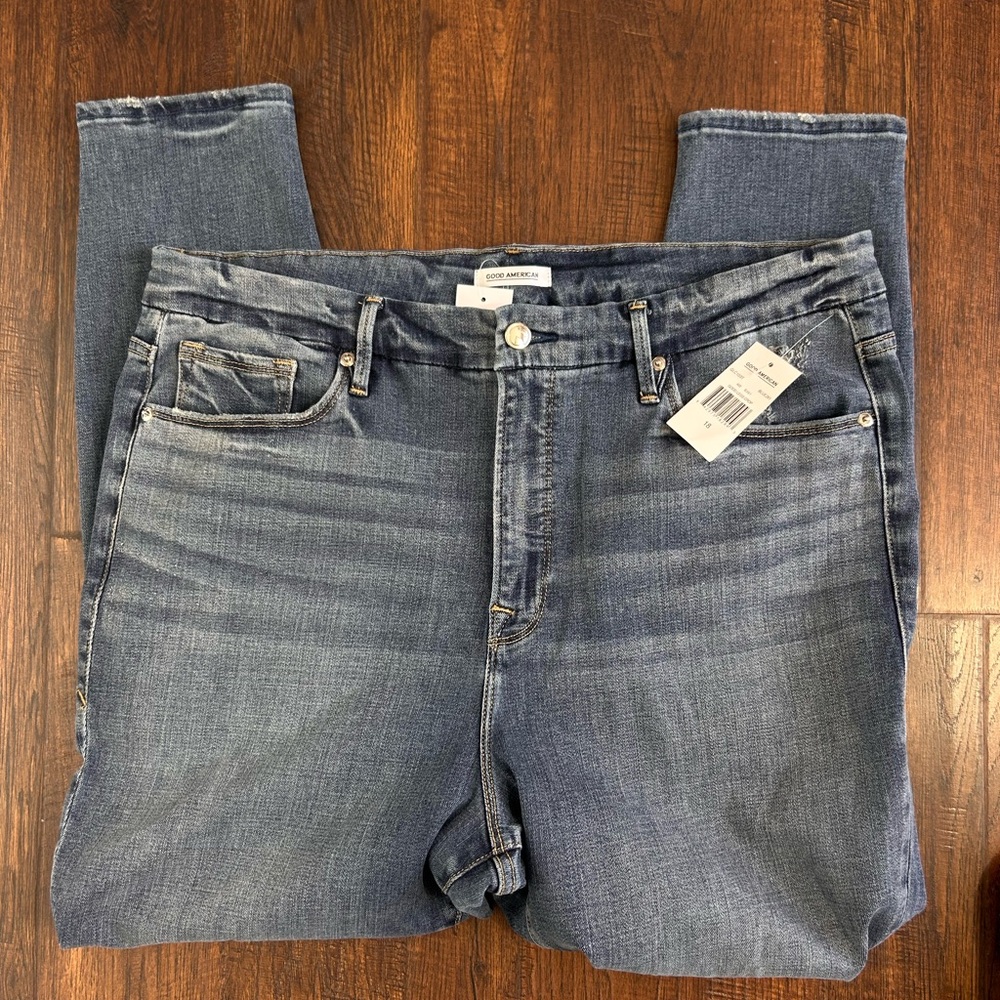 NWT Good American Good Legs Crop ‎ | Size 18